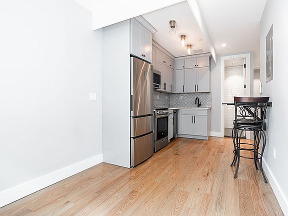 4th image of 1160 Rogers Ave #1G