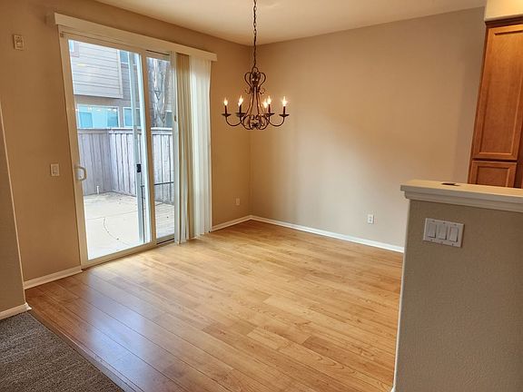 3rd image of 24779 Valleywalk St