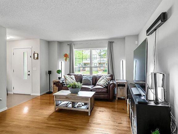 4th image of 111 N Walden Dr SE