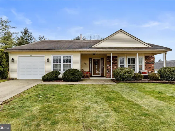 23 Meadowwood Ct, Columbus, NJ 08022