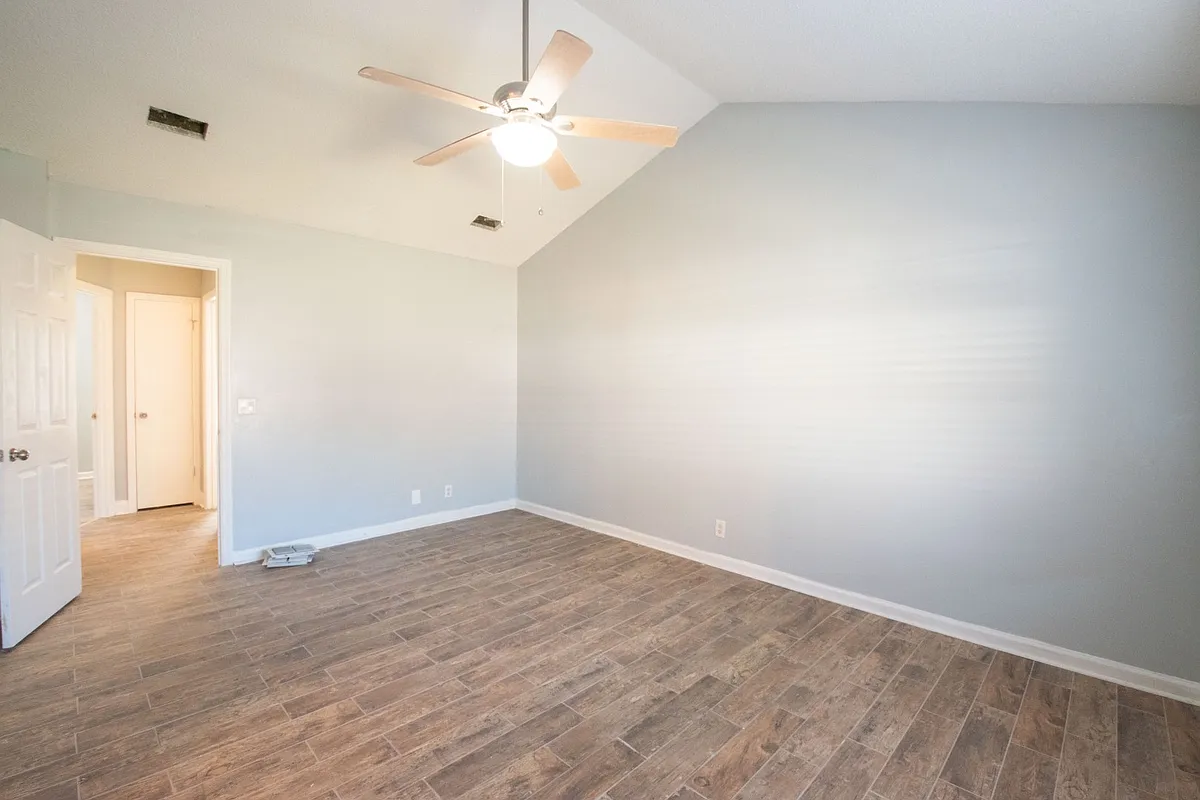 Building Photo - 109 Azalea Ct