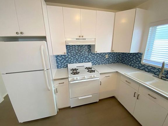 2nd image of 615 Ocean Front Walk APT 202