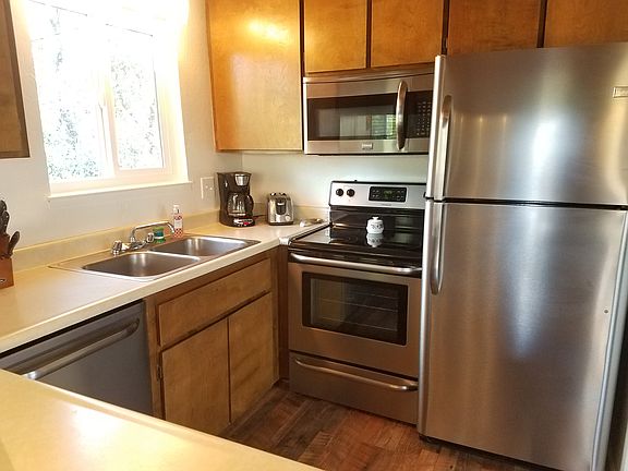 2nd image of 12024 Hillhurst Cir