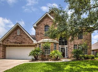 1805 Oak Cluster Cir, Pearland, TX 77581
