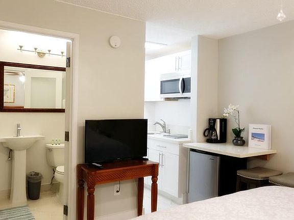 4th image of 447 Nahua St #208