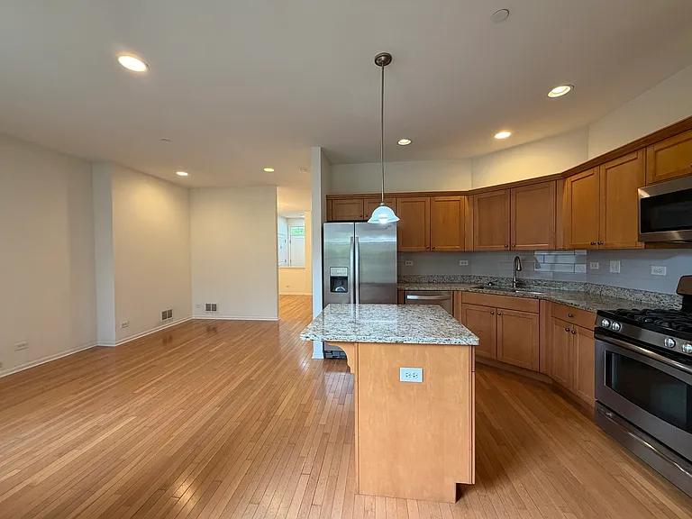 2573 Waterbury Ln — Photo 7