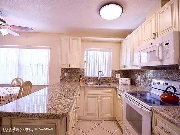 5th image of 4632 Bougainvilla Dr #2