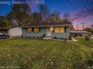 404 Rose Rd, Pinckney, MI