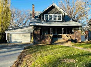 1006 W 9th St, Hastings, NE 68901