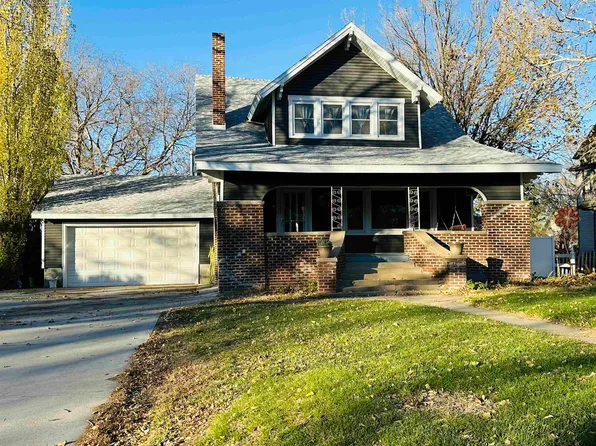 1006 W 9th St, Hastings, NE 68901
