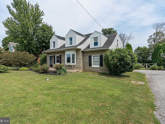 3rd image of 2147 Fruitville Pike