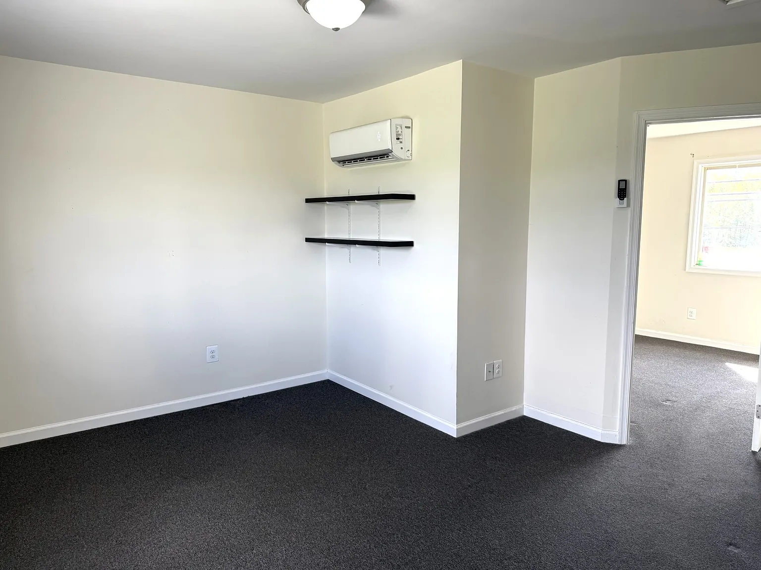 1 bed, 500 sqft, $1,300 — Photo 4