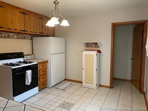 5th image of 709 Martha Ave
