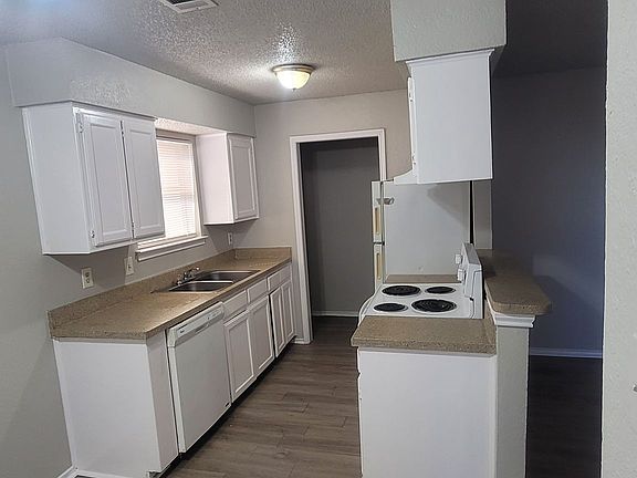 5th image of 300 Kings Way Dr APT A