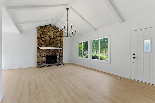 800 Williamsburg West Dr — Photo 6