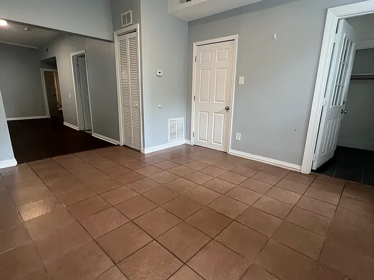 3511 W Dickens Ave #1 — Photo 8