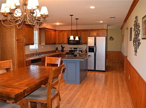 2nd image of 4574 Cheryl Ln