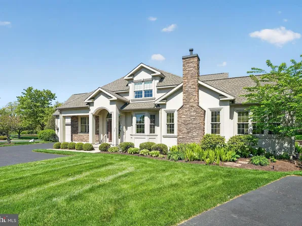 285 Country Club Dr, Telford, PA 18969