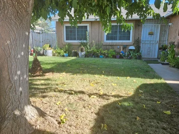 4746 E Kaviland Ave, Fresno, CA 93725