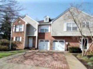 8 Berkeley Sq, Berkeley Heights, NJ 07922