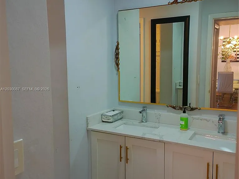 215 SE 3rd Ave #206A — Photo 39