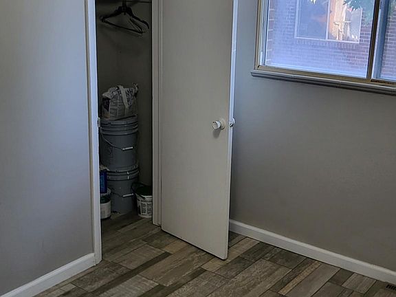 1209 32nd St - bedroom