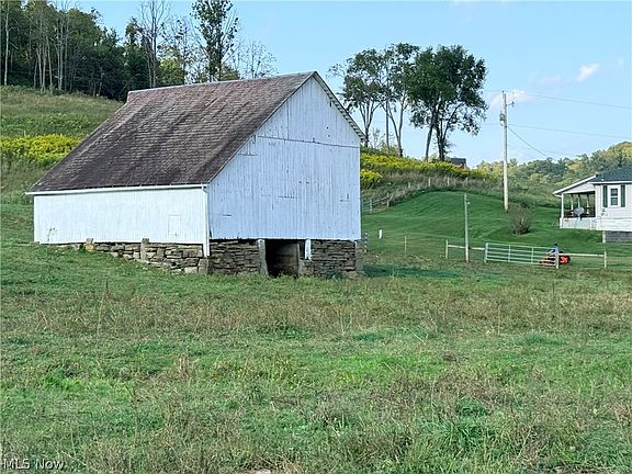 5th image of 52047 Carpenter Rd