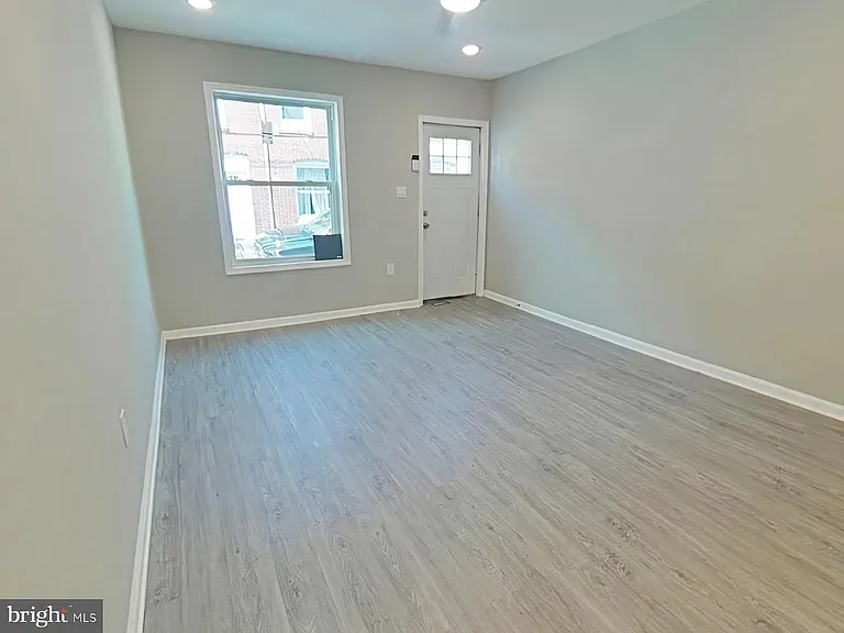 1743 N Stillman St — Photo 12