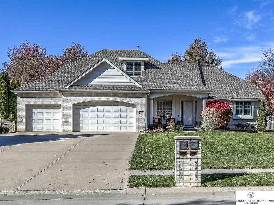 1st image of 2906 N 160th Ave