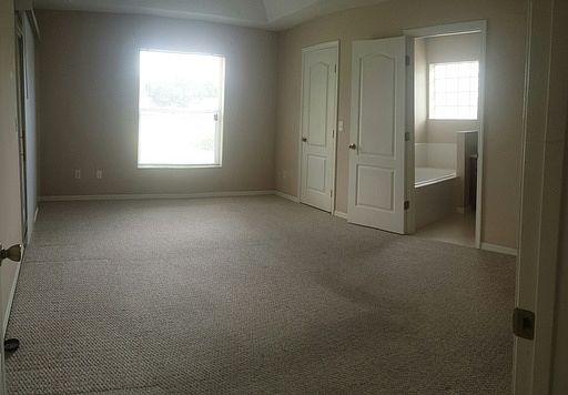 4th image of 211 Southern Breeze Dr