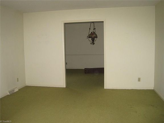 4th image of 4501 Bromley Dr