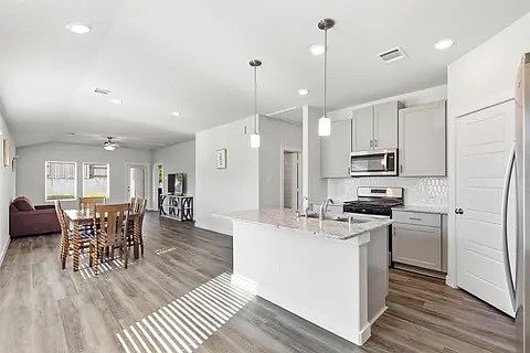 2nd image of 216 Shore Pointe Ct