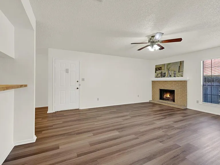 1202 Thorpe Ln #701 — Photo 4