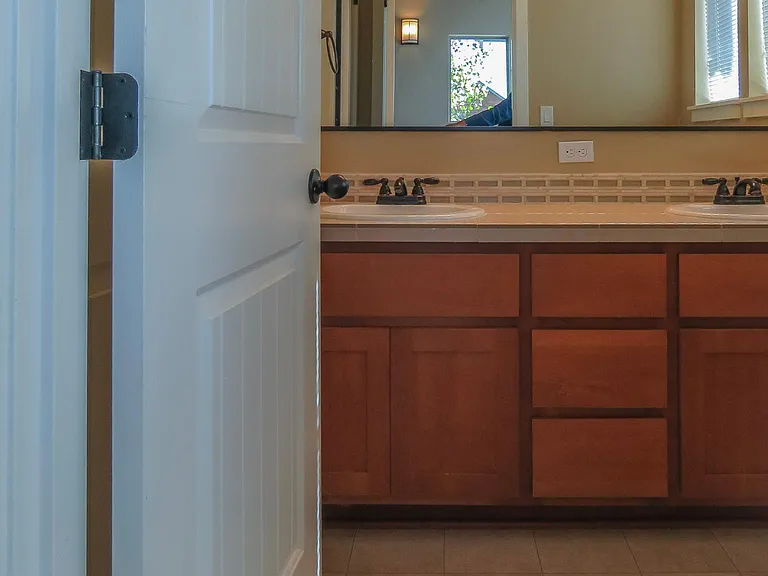 709 E Garfield St — Photo 12