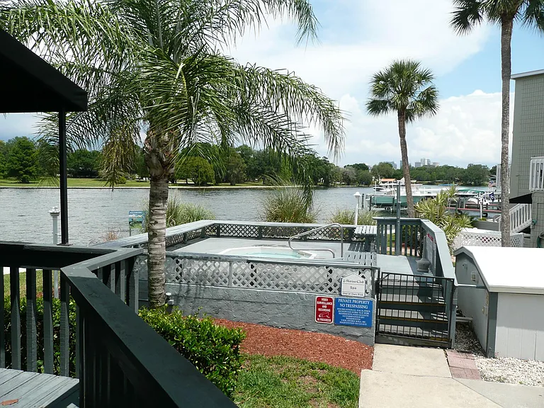 2424 W Tampa Bay Blvd #B106 — Photo 28
