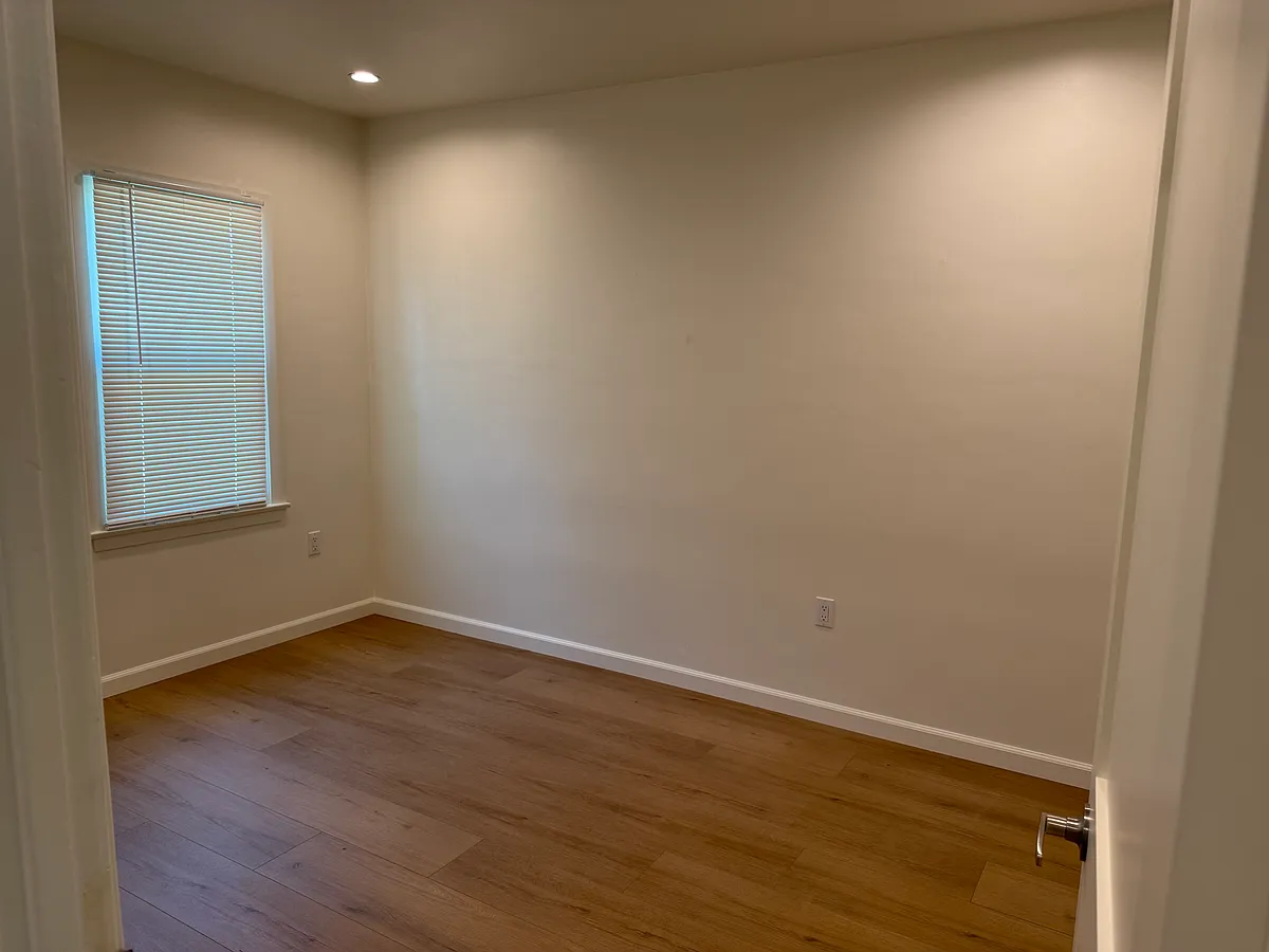 Building Photo - 5950 Cloverly Ave