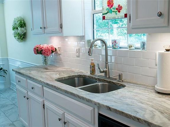 4th image of 3257 Camens Way