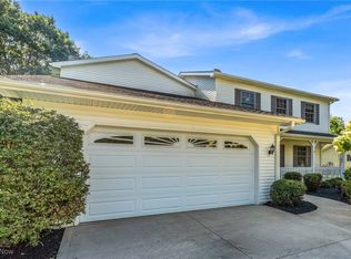 17651 Plum Creek Trl, Chagrin Falls, OH 44023