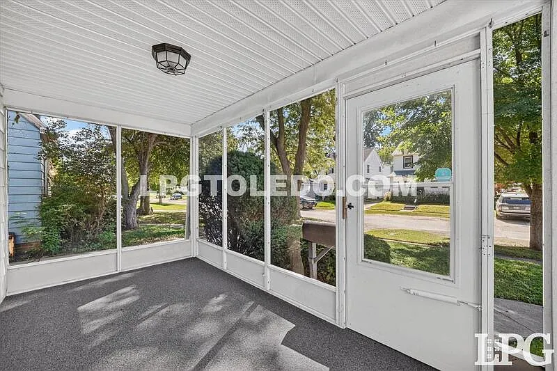 3 bed, 1.0 bath, 750 sqft, $1,250 — Photo 3