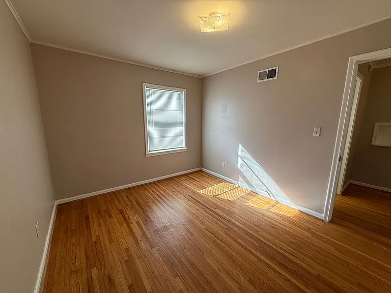 5213 S Saint Louis Ave — Photo 6
