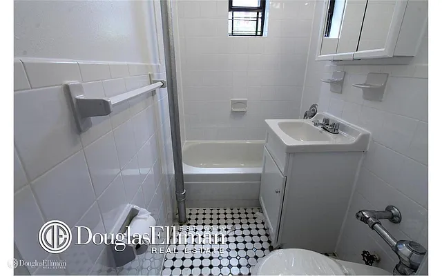 Rented by Douglas Elliman | media 14
