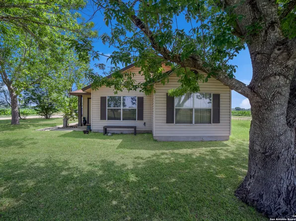2671 HAECKERVILLE RD, Cibolo, TX 78108