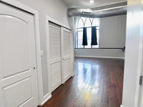 2nd image of 1236 E Columbia Ave #23