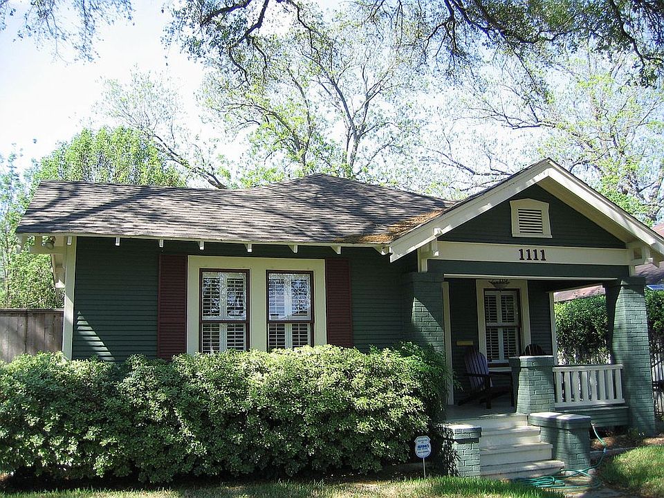 1111 Le Green St.