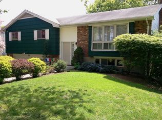 10 Terrace Dr, Huntington Station, NY 11746