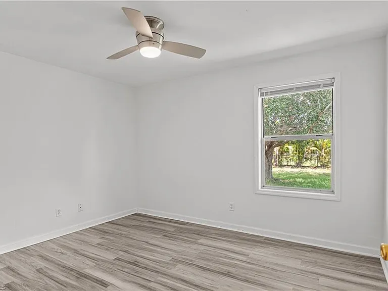 612 Santa Barbara Blvd — Photo 24
