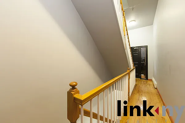 Sold by Link NY Realty | media 22