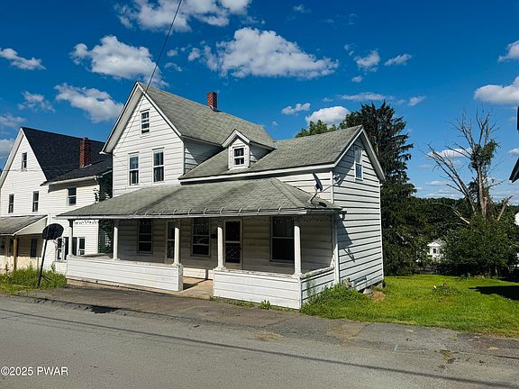 2nd image of 219 Green St