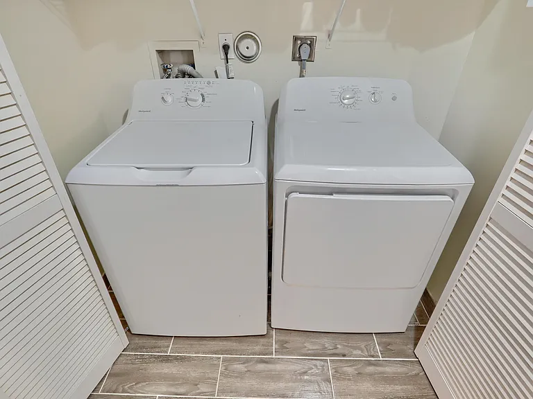 400 Uno Lago Dr #204 — Photo 33