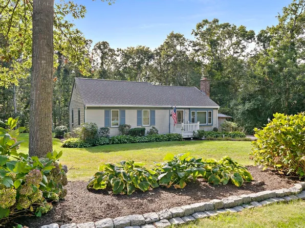 19 Deer Hollow Rd, Forestdale, MA 02644